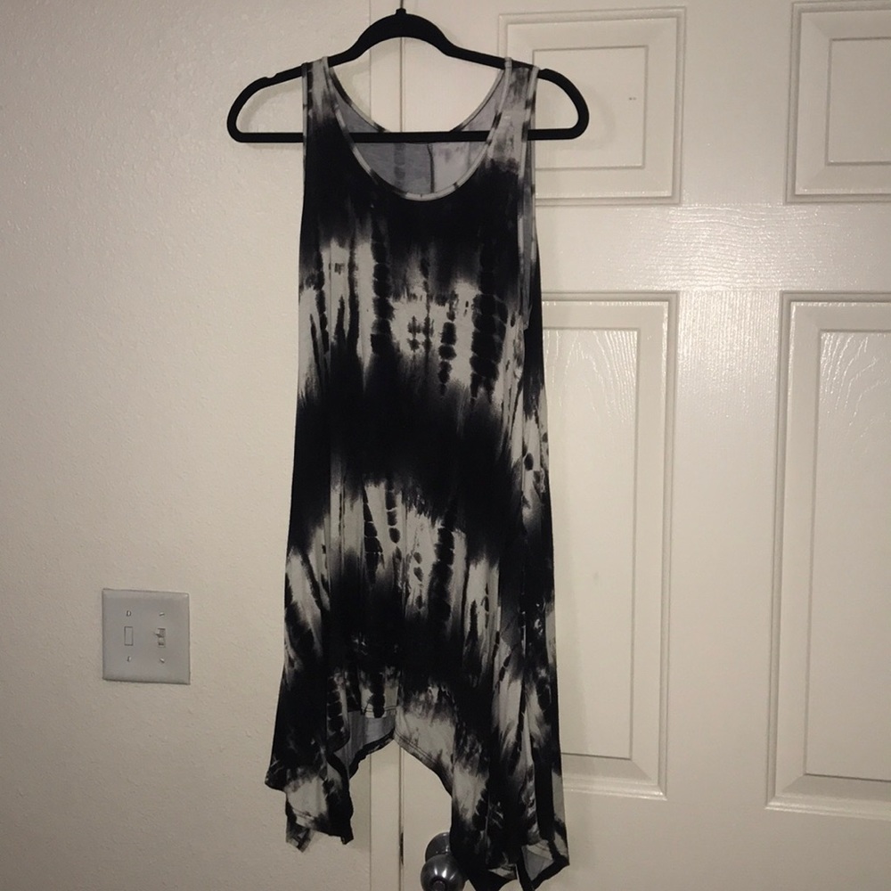 Dress black and white design